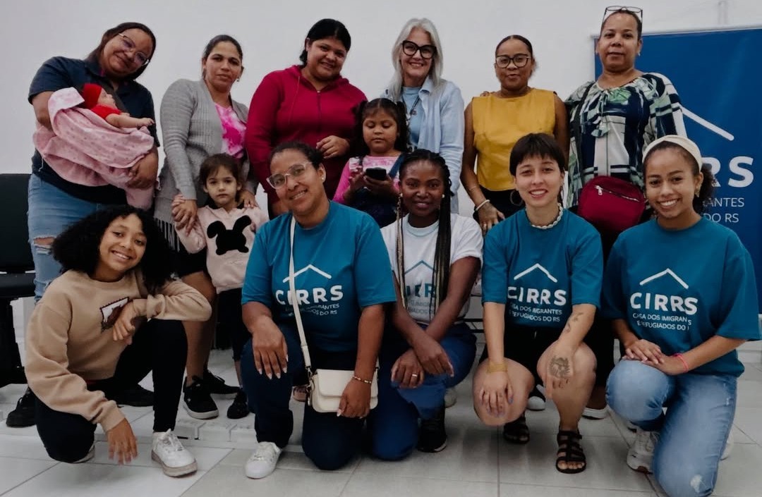 Laços que cuidam: evento realizado em alusão ao Dia Internacional da Mulher cria espaço de trocas e acesso a informações em Porto Alegre